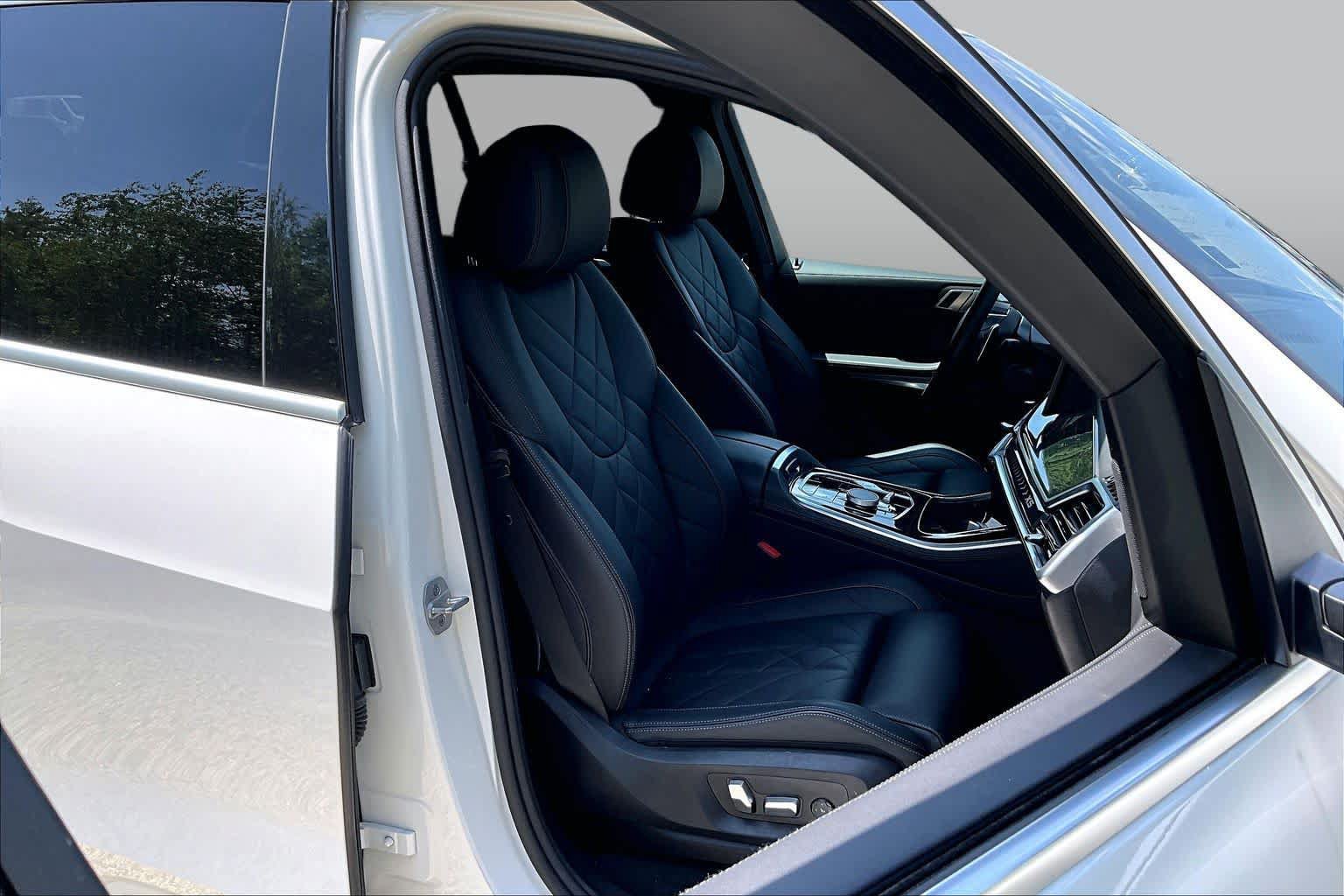 Used 2026 BMW X5 xDrive40i AWD/4WD image 8