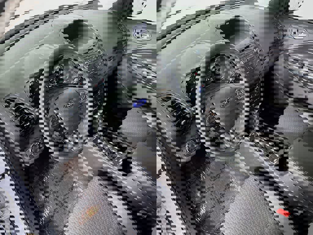 Certified 2017 Ford Escape SE image 2