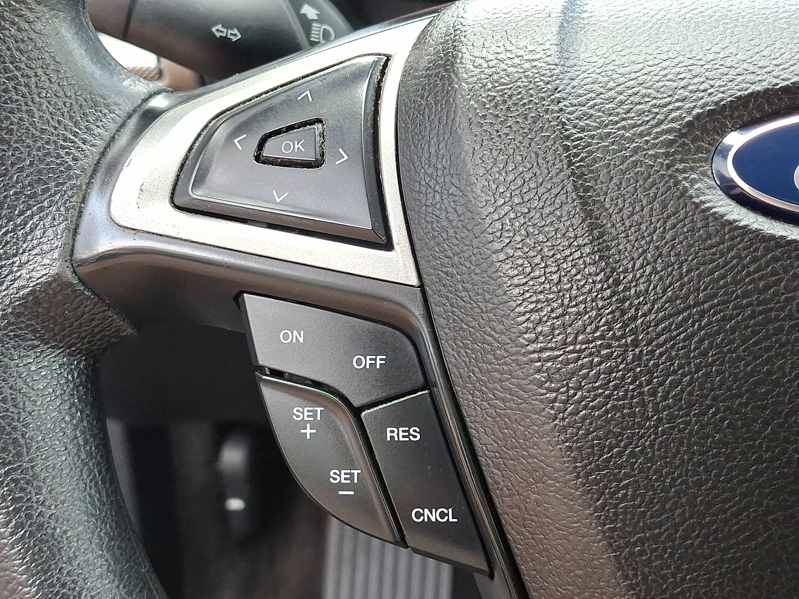 Certified 2017 Ford Fusion SE w/ Fusion SE Technology Package FWD image 22