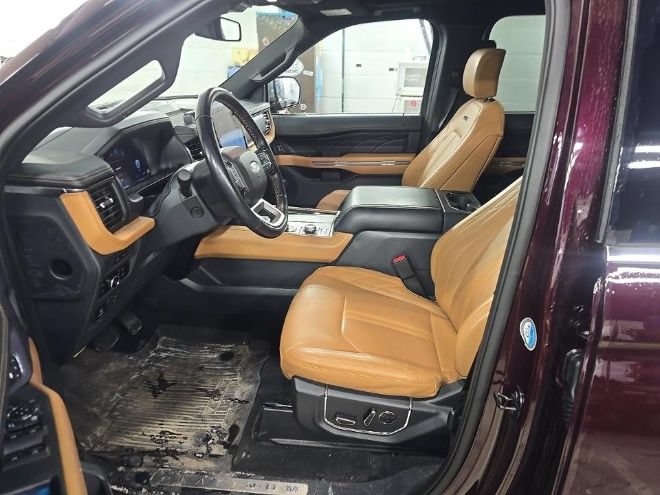 Certified 2024 Ford Expedition Platinum AWD/4WD image 8