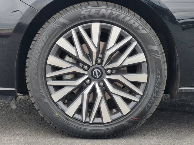 Used 2024 Nissan Altima 2.5 SV FWD image 10