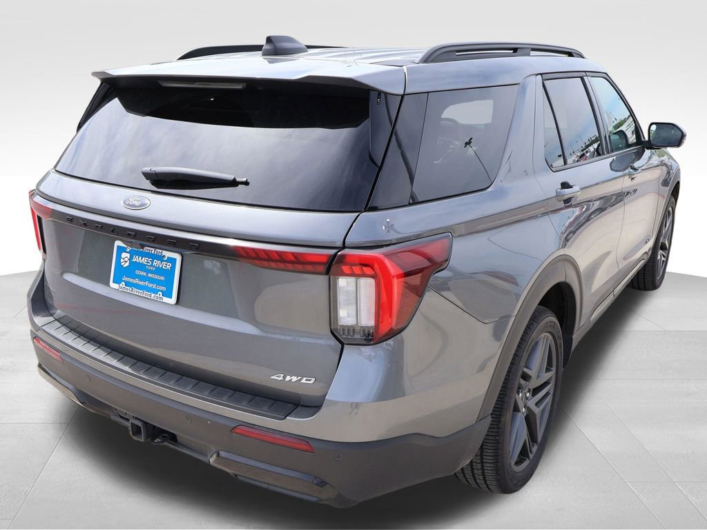 Certified 2025 Ford Explorer ST-Line w/ ST-Line Street Pack AWD/4WD image 5