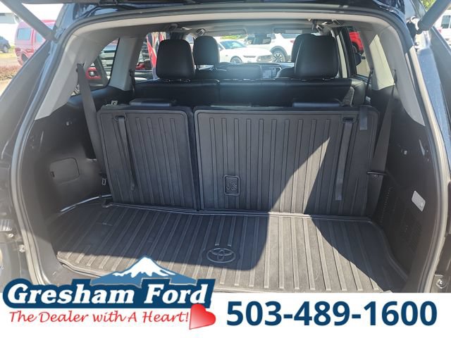 Used 2019 Toyota Highlander XLE AWD/4WD image 30