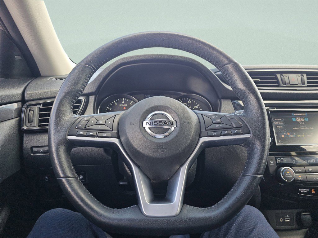 Used 2018 Nissan Rogue SV AWD/4WD image 28