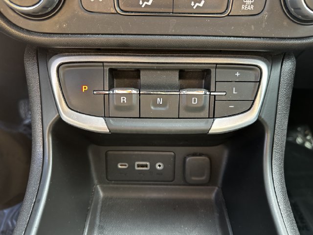Used 2024 GMC Terrain SLE FWD image 24