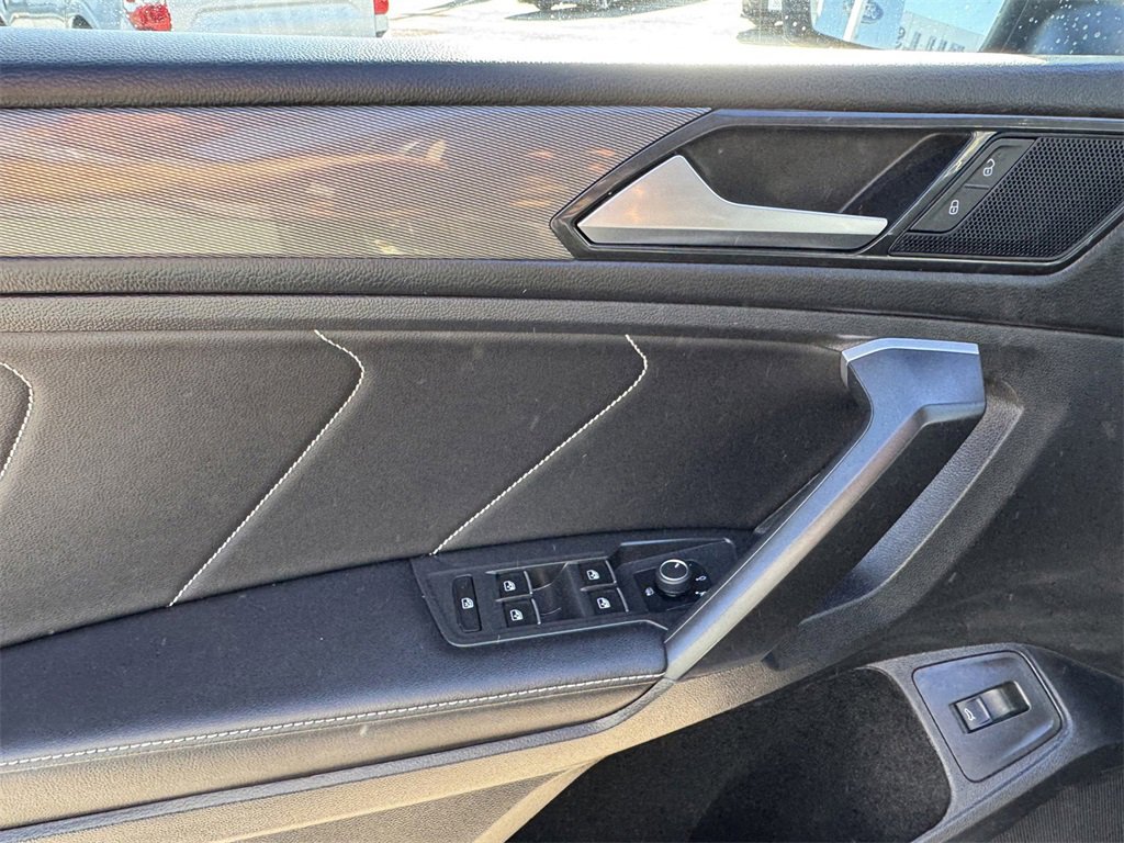 Used 2024 Volkswagen Tiguan SE image 10