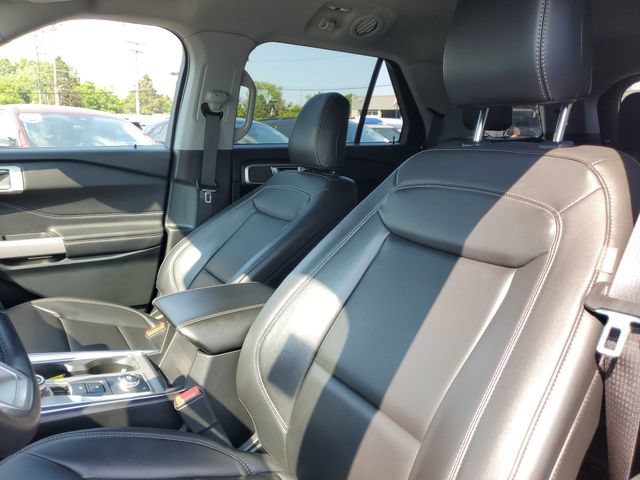 Certified 2023 Ford Explorer XLT w/ Equipment Group 202A AWD/4WD image 14