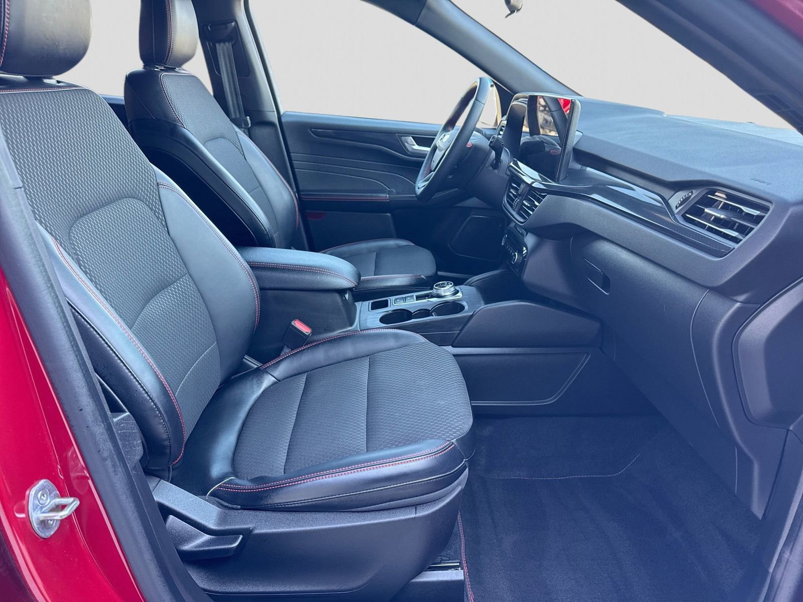 Certified 2023 Ford Escape ST-Line w/ Tech Pack #1 image 7