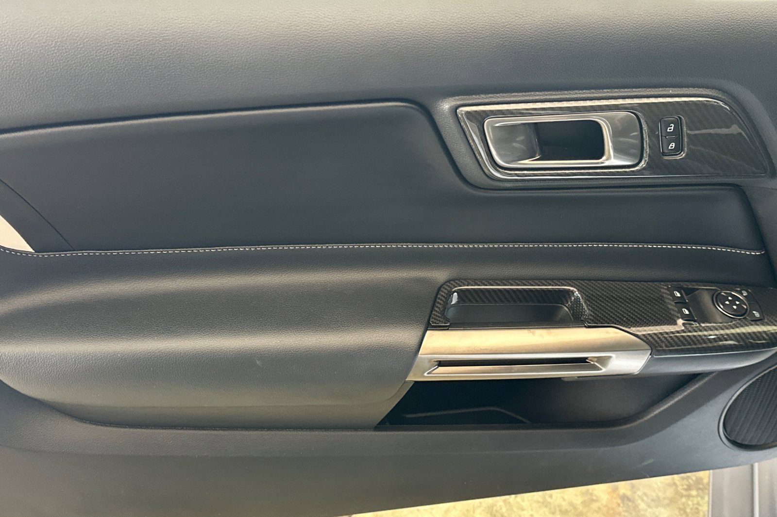 Certified 2021 Ford Mustang Shelby GT500 w/ Technology Package image 11