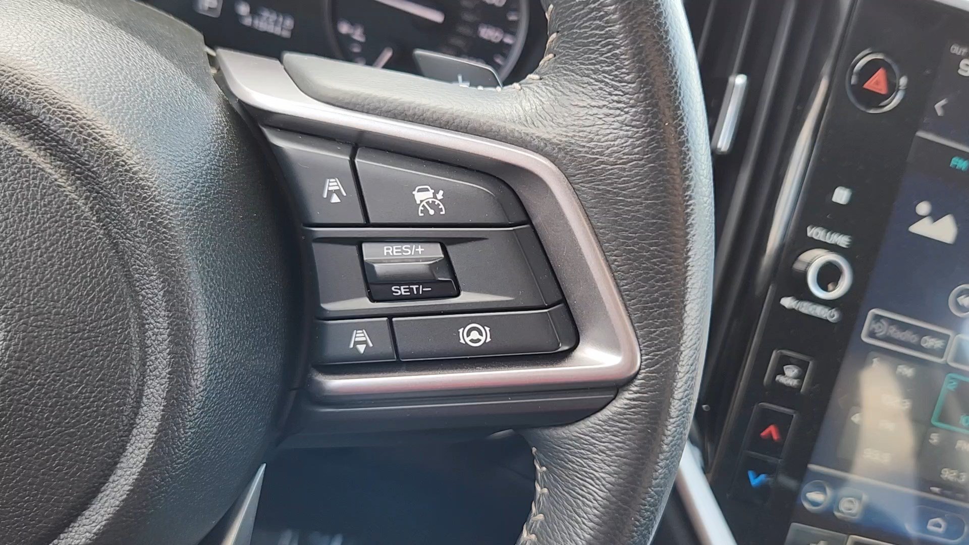 Used 2025 Subaru Ascent Premium AWD/4WD image 13
