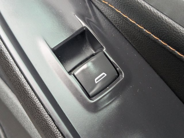 Used 2021 Chevrolet Traverse RS image 37