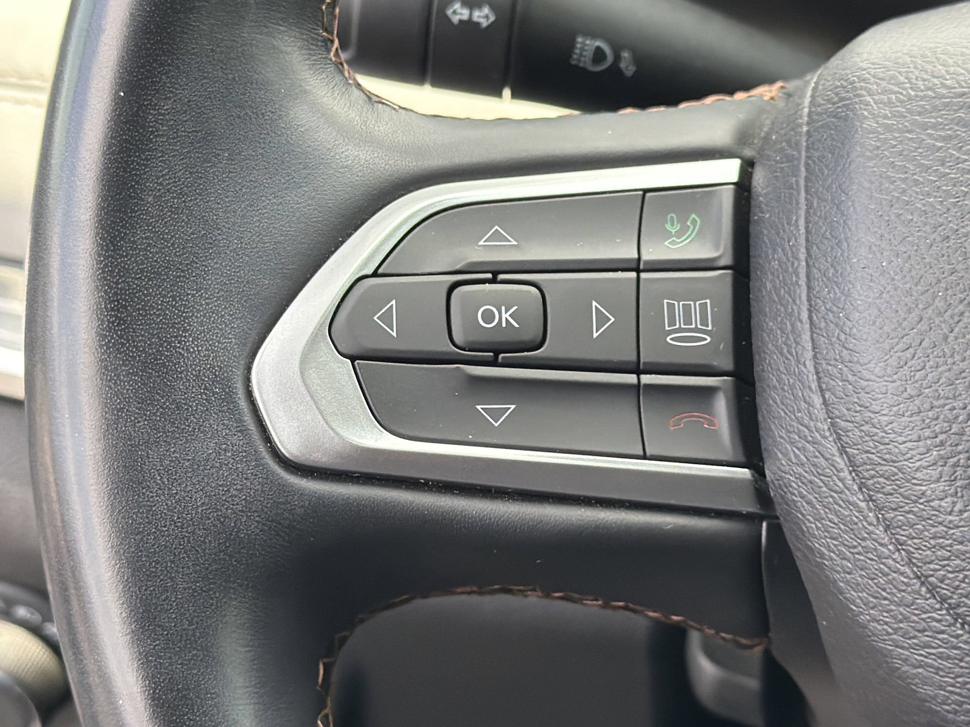 Used 2022 Jeep Compass Limited w/ Elite Group AWD/4WD image 16