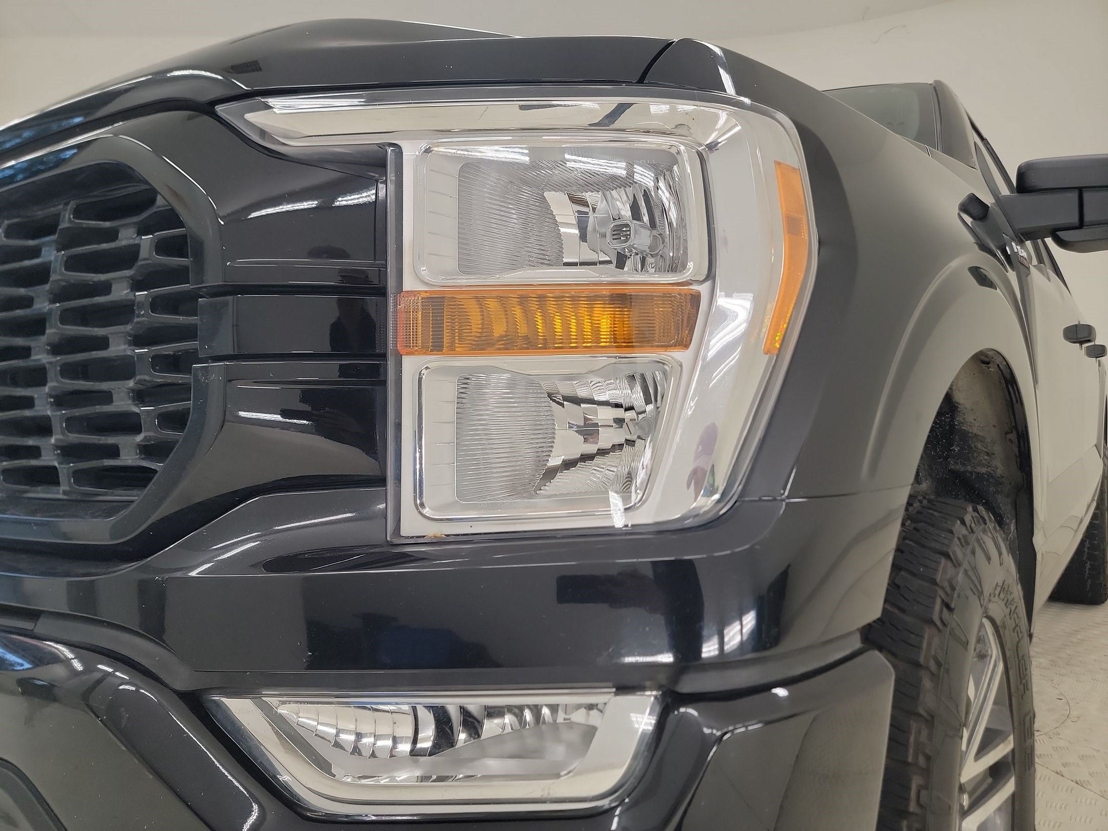 Certified 2021 Ford F150 XL w/ STX Appearance Package AWD/4WD image 9