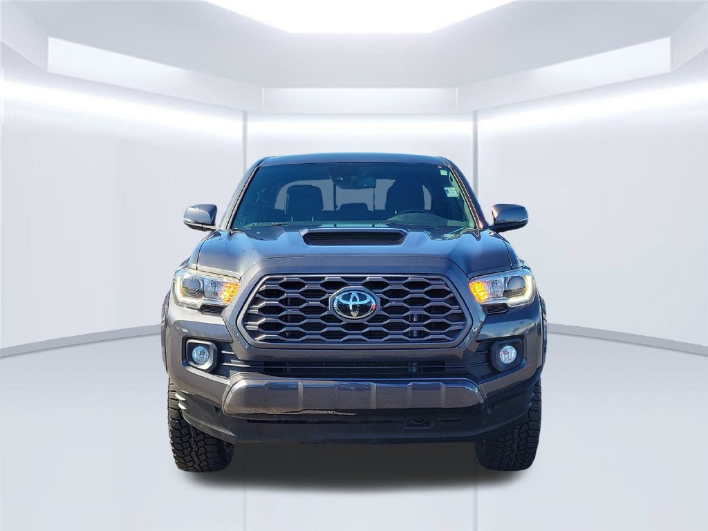 Used 2020 Toyota Tacoma TRD Sport AWD/4WD image 2