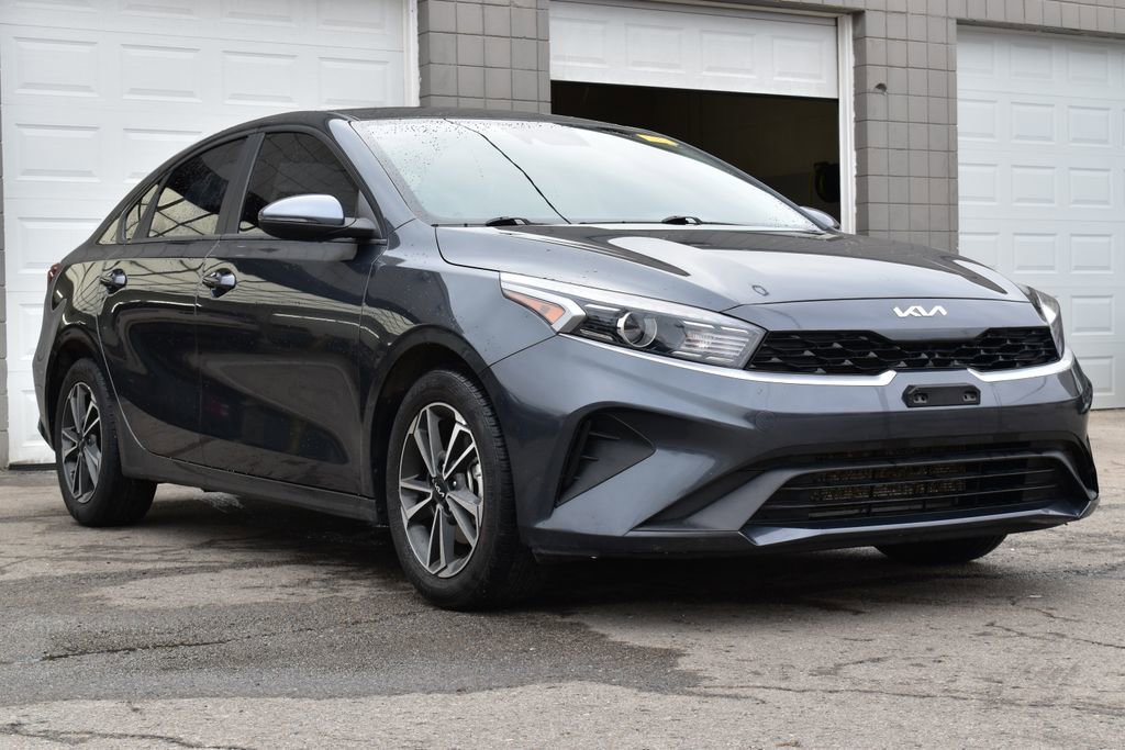 Used 2024 Kia Forte LXS w/ LXS Technology Package image 3