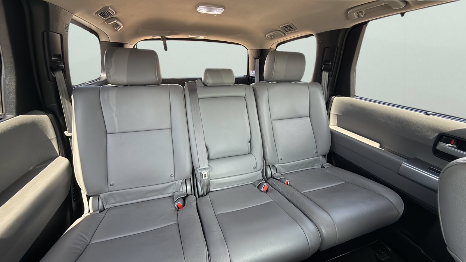 Used 2021 Toyota Sequoia Limited w/ Safety & Convenience Package AWD/4WD image 25