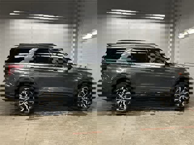 Certified 2020 Ford Explorer ST w/ Premium Technology Package image 3