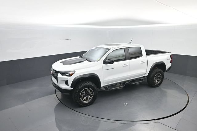 Used 2024 Chevrolet Colorado ZR2 w/ Safety Package AWD/4WD image 25