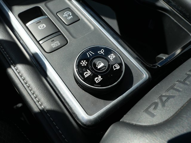Used 2023 Nissan Pathfinder SV w/ Black Appearance Package AWD/4WD image 23