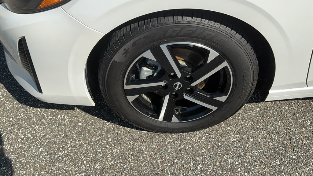 Used 2024 Nissan Sentra SV FWD image 9