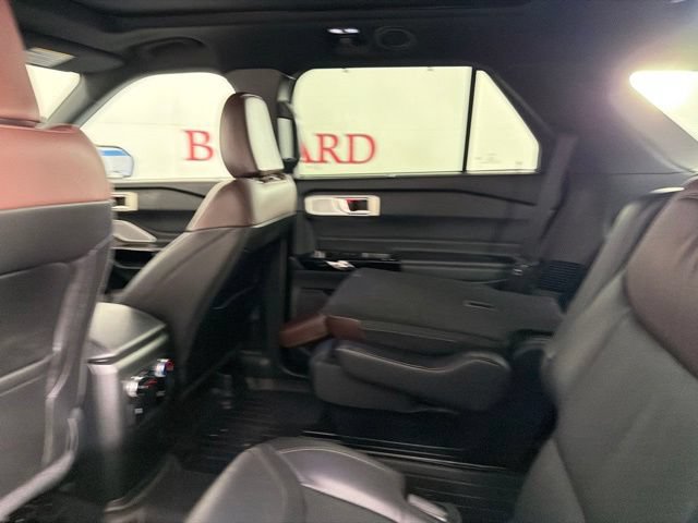 Certified 2023 Ford Explorer Platinum w/ Technology Package AWD/4WD image 13