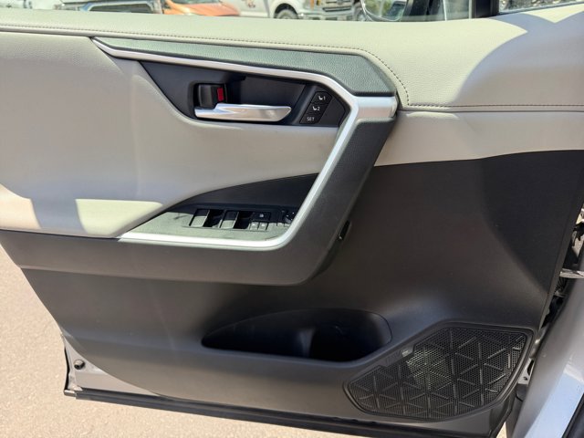 Used 2020 Toyota RAV4 Limited AWD/4WD image 12