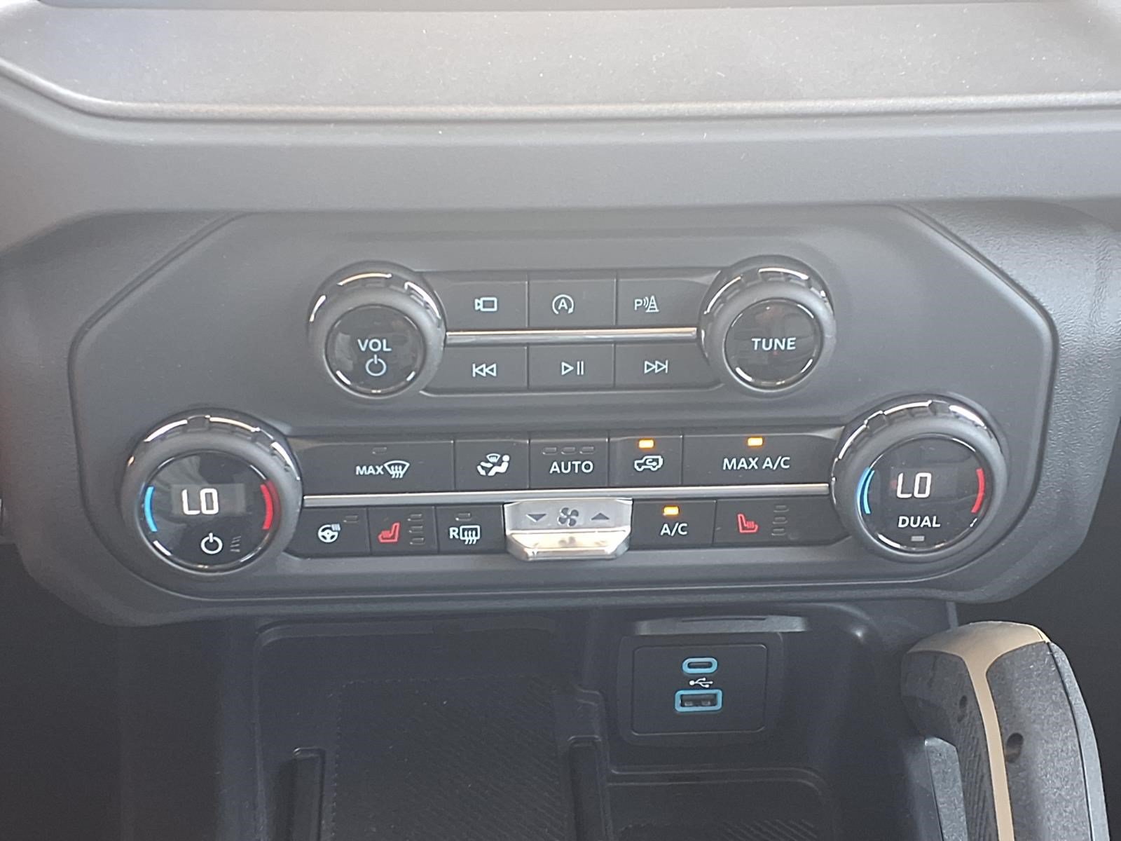 Certified 2025 Ford Bronco Badlands AWD/4WD image 18