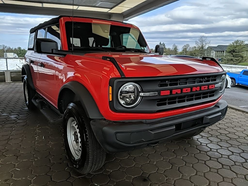 Certified 2023 Ford Bronco 4-Door AWD/4WD image 4