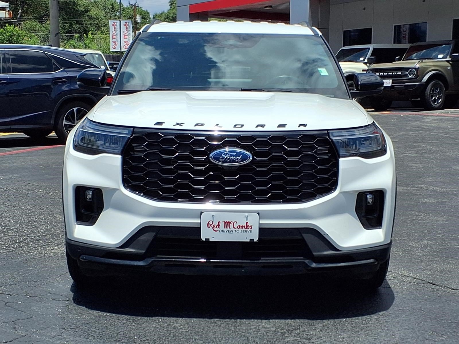 Certified 2025 Ford Explorer ST-Line AWD/4WD image 2