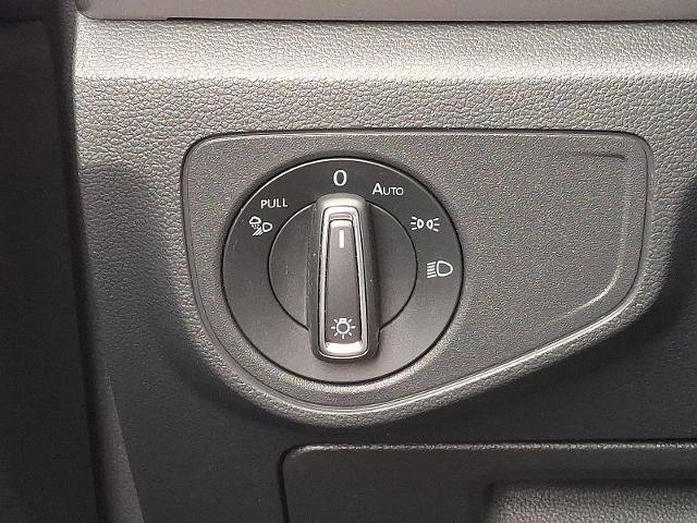 Used 2020 Volkswagen Atlas Cross Sport SEL image 26