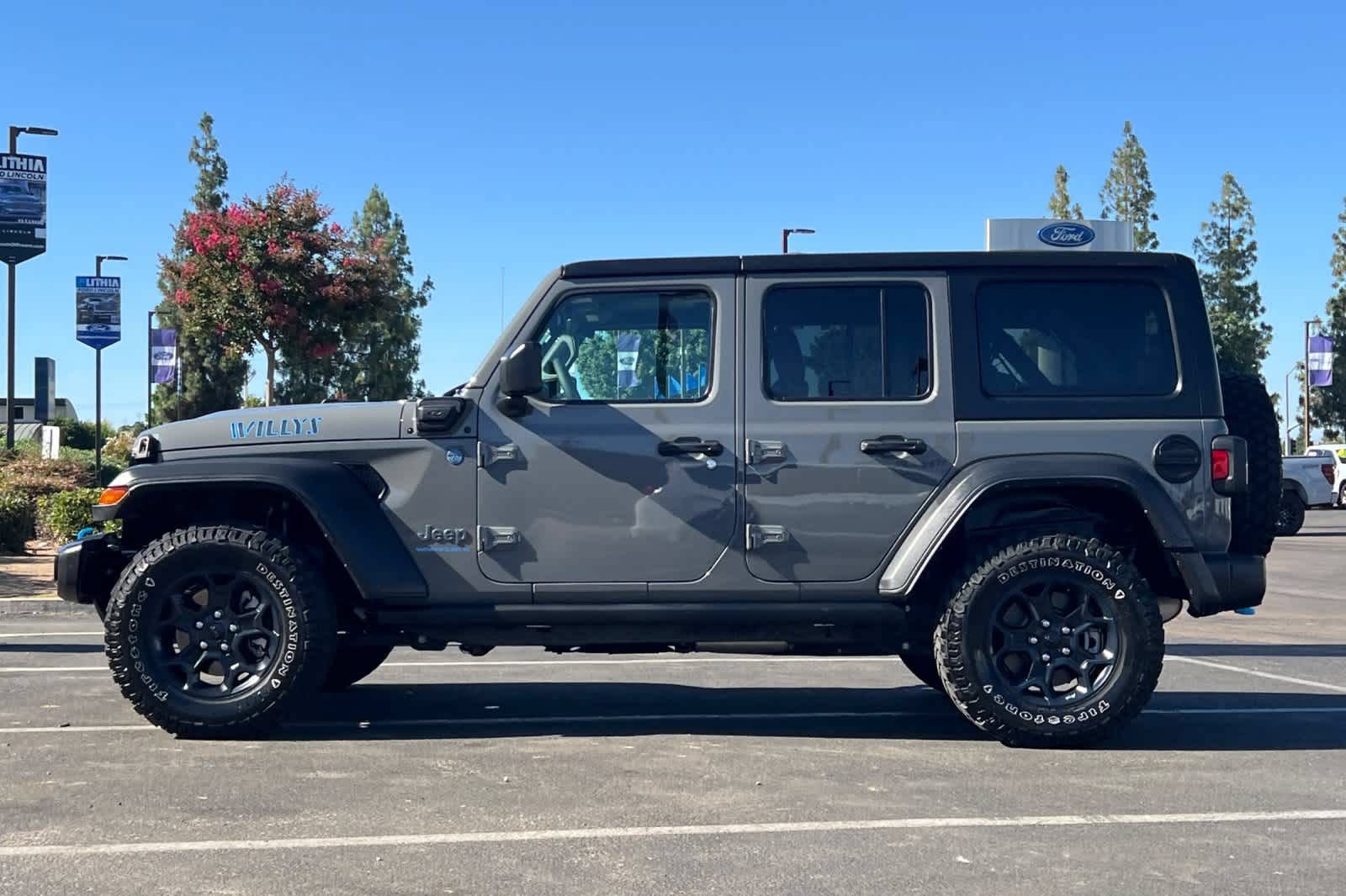 Used 2023 Jeep Wrangler Unlimited w/ 8.4" Radio Group AWD/4WD image 6