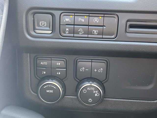 Used 2023 Chevrolet Tahoe Z71 w/ Luxury Package image 21