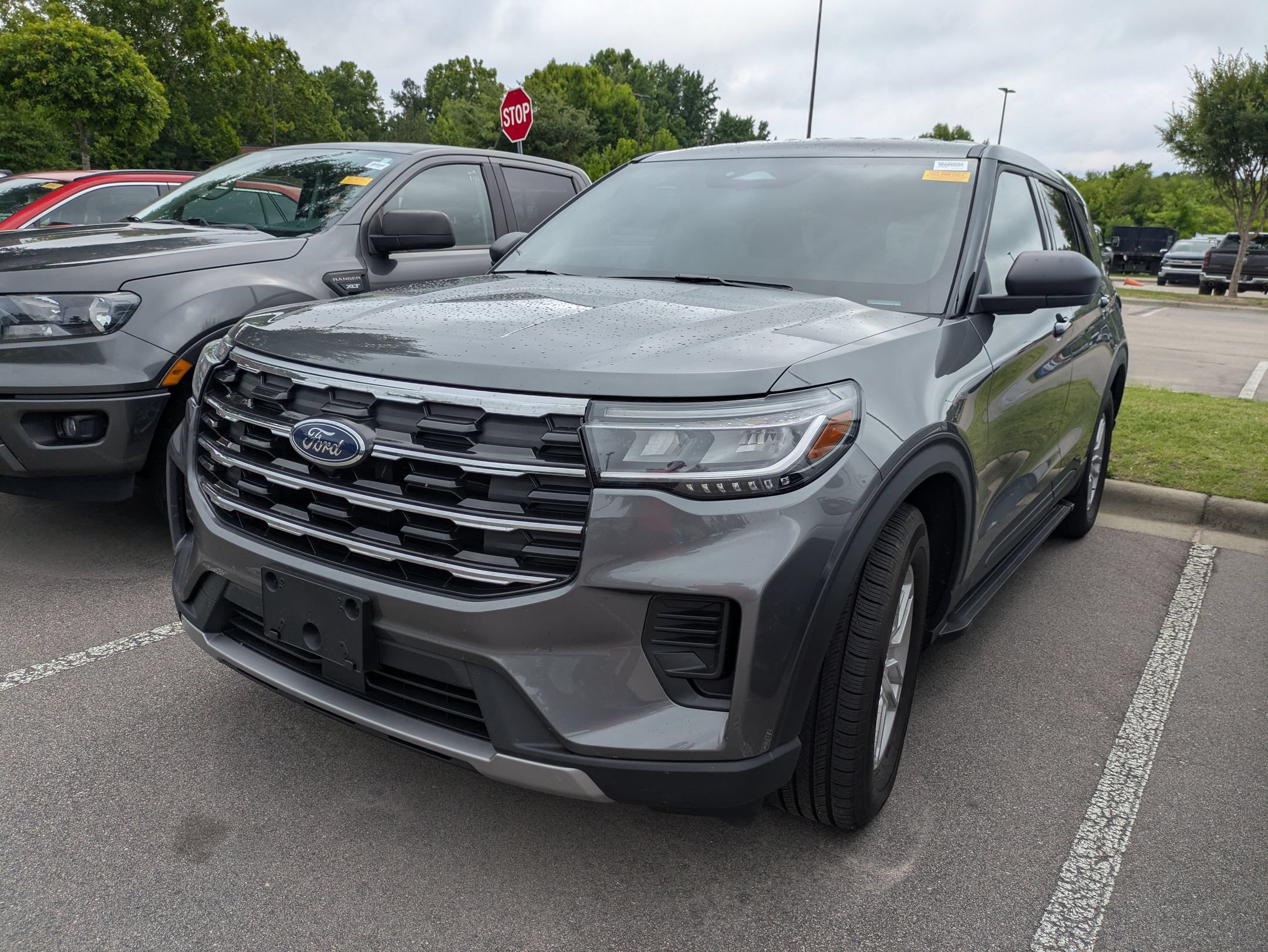 Certified 2026 Ford Explorer Active RWD image 3