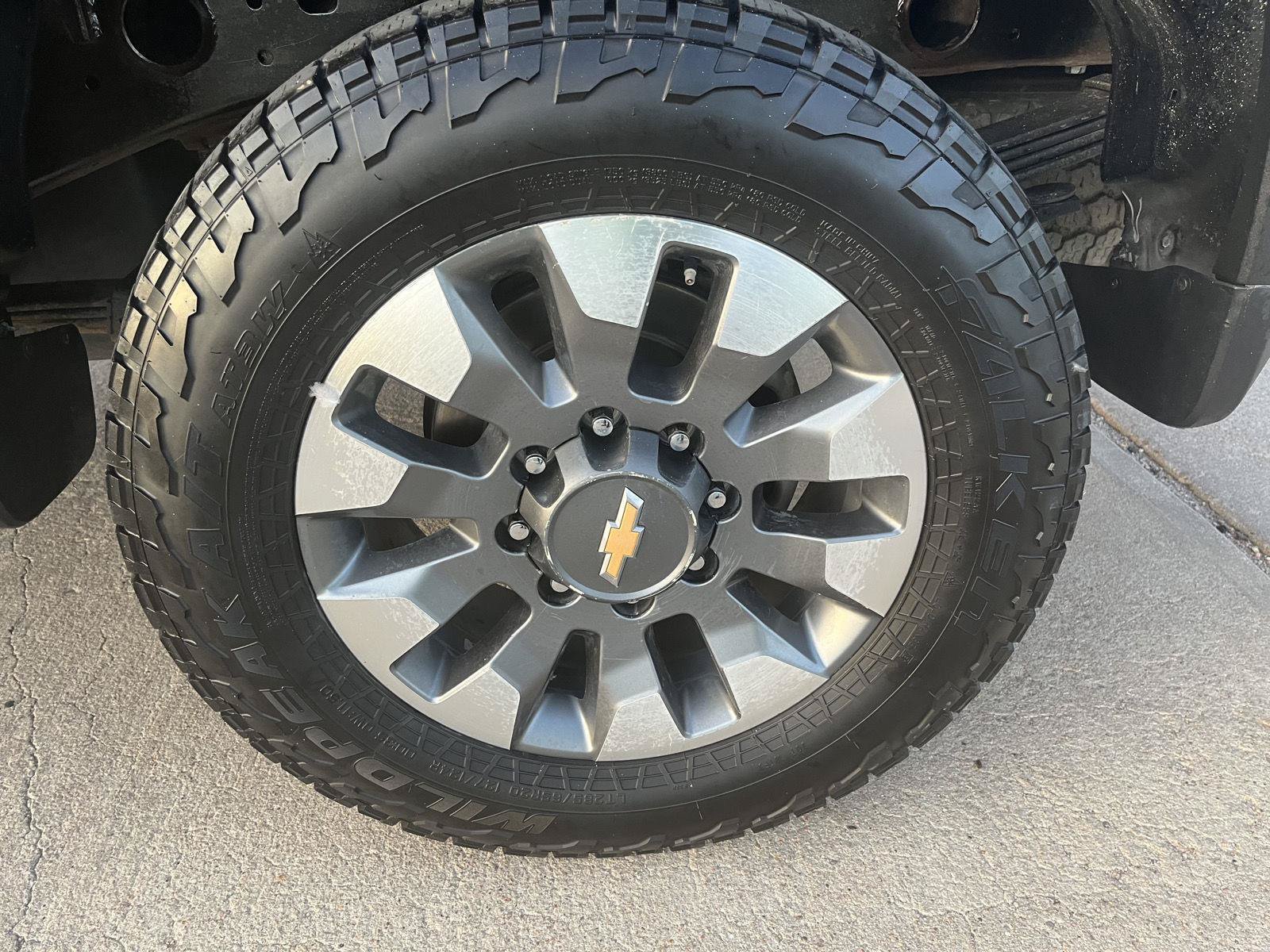 Used 2022 Chevrolet Silverado 2500 Custom w/ Custom Value Package AWD/4WD image 7