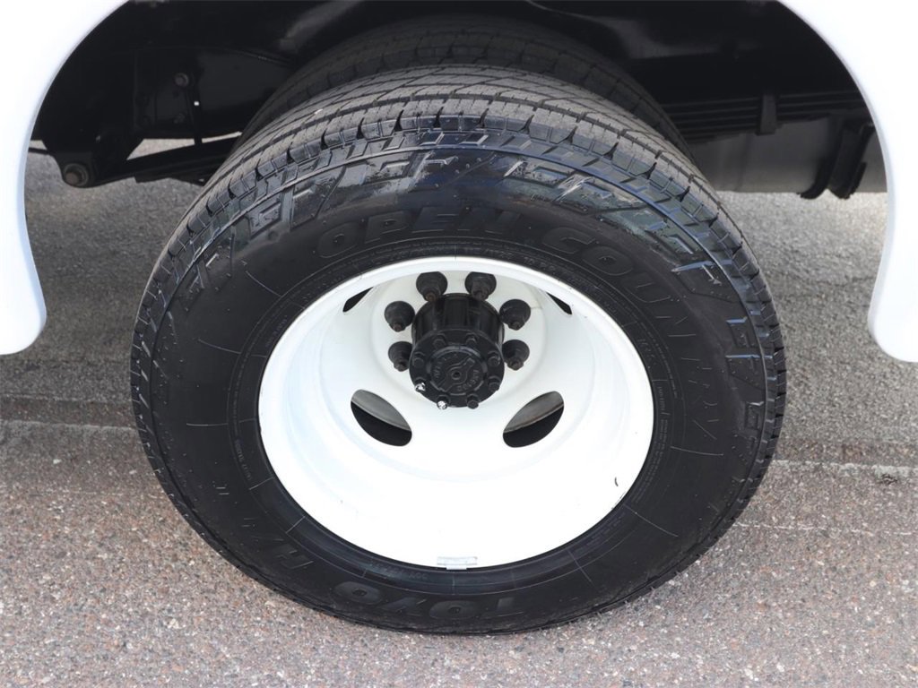 Certified 2022 Ford E-450 and Econoline 450 Super Duty w/ Power Windows & Locks Group image 14