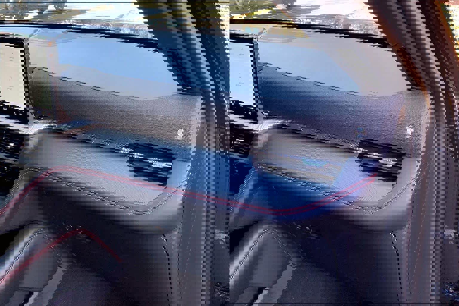 Certified 2025 Ford Explorer ST-Line w/ ST-Line Street Pack image 17