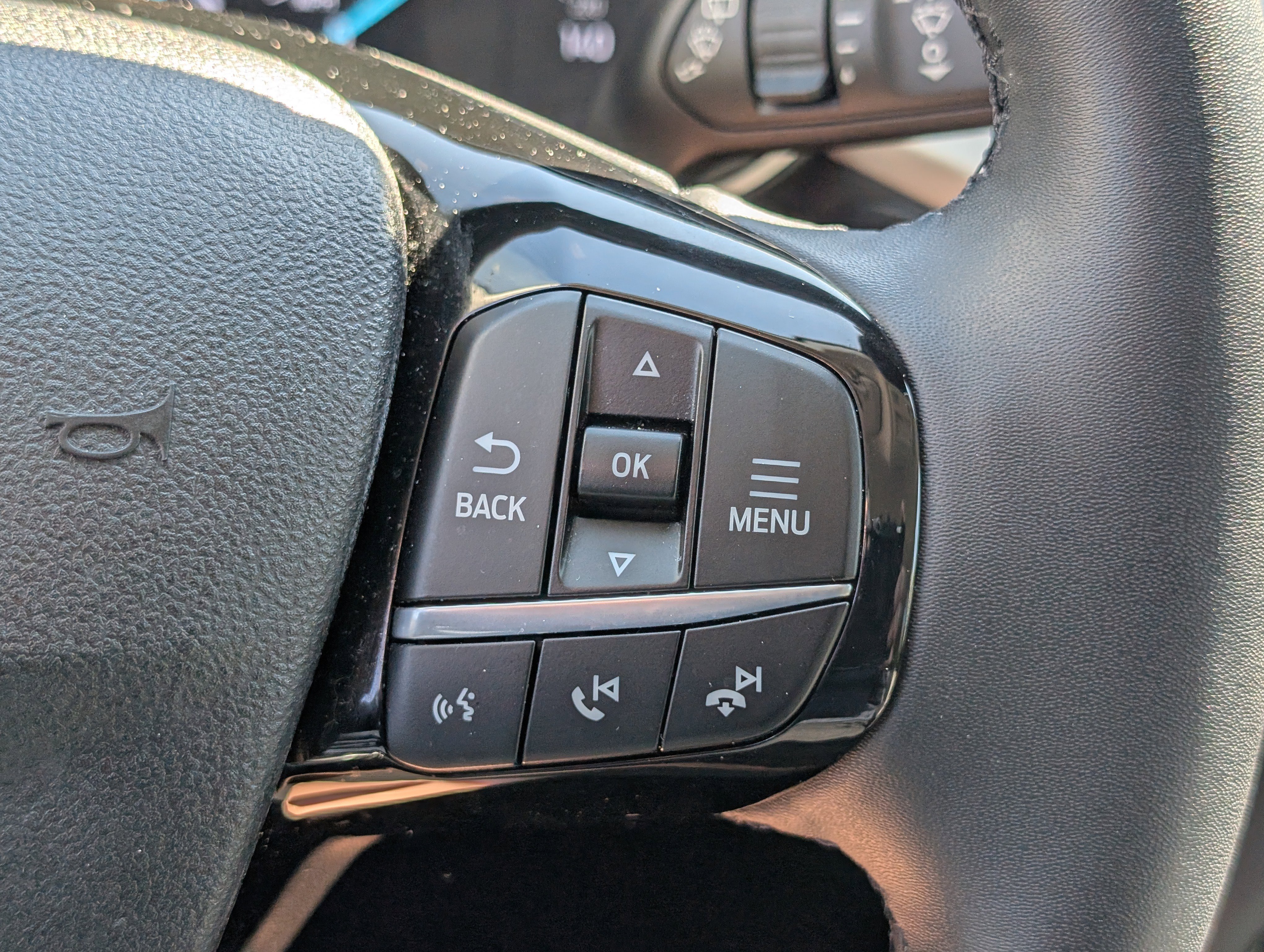 Certified 2022 Ford Escape SE w/ SE Sport Appearance Package FWD image 24
