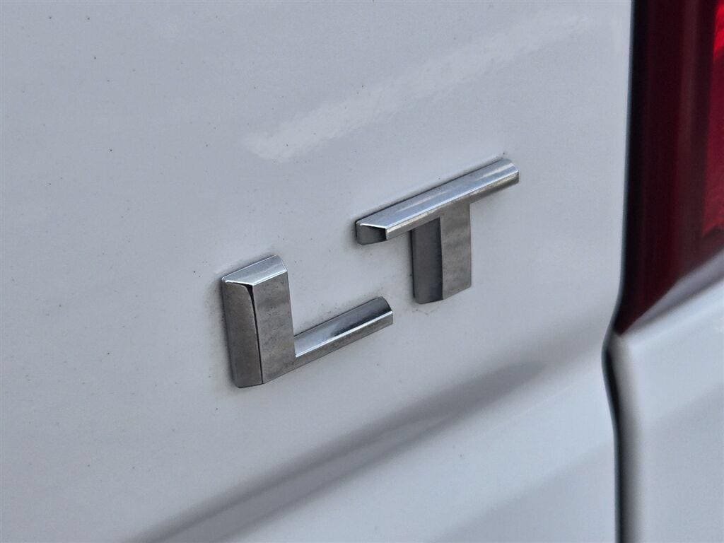 Used 2024 Chevrolet Silverado 1500 LT w/ Z71 Off-Road Package AWD/4WD image 9