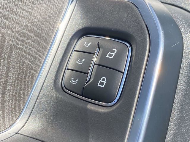 Certified 2025 Ford F250 Platinum image 22