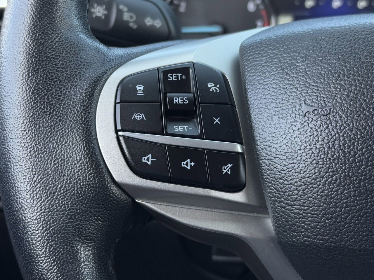 Certified 2022 Ford Explorer Limited RWD image 16