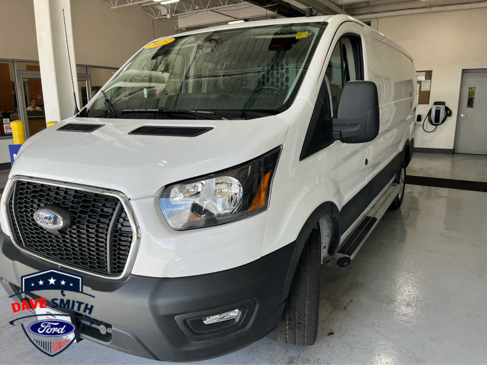 Certified 2025 Ford Transit 250 Low Roof w/ Exterior Upgrade Package RWD image 29