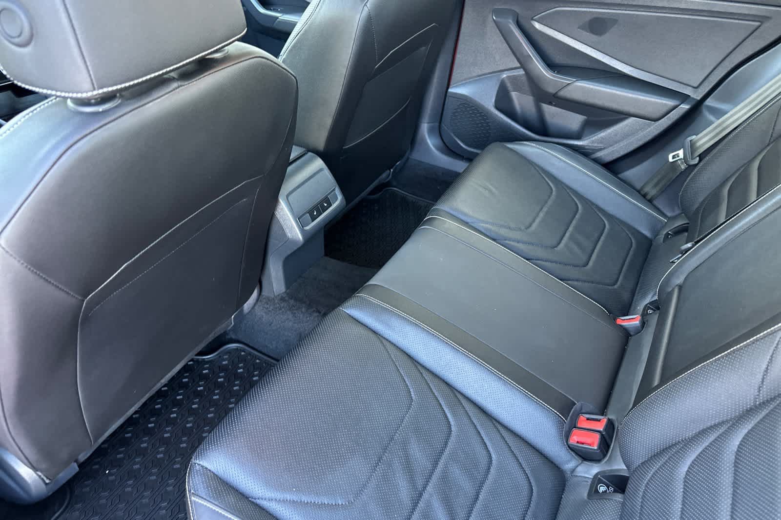 Used 2024 Volkswagen Jetta SEL FWD image 4