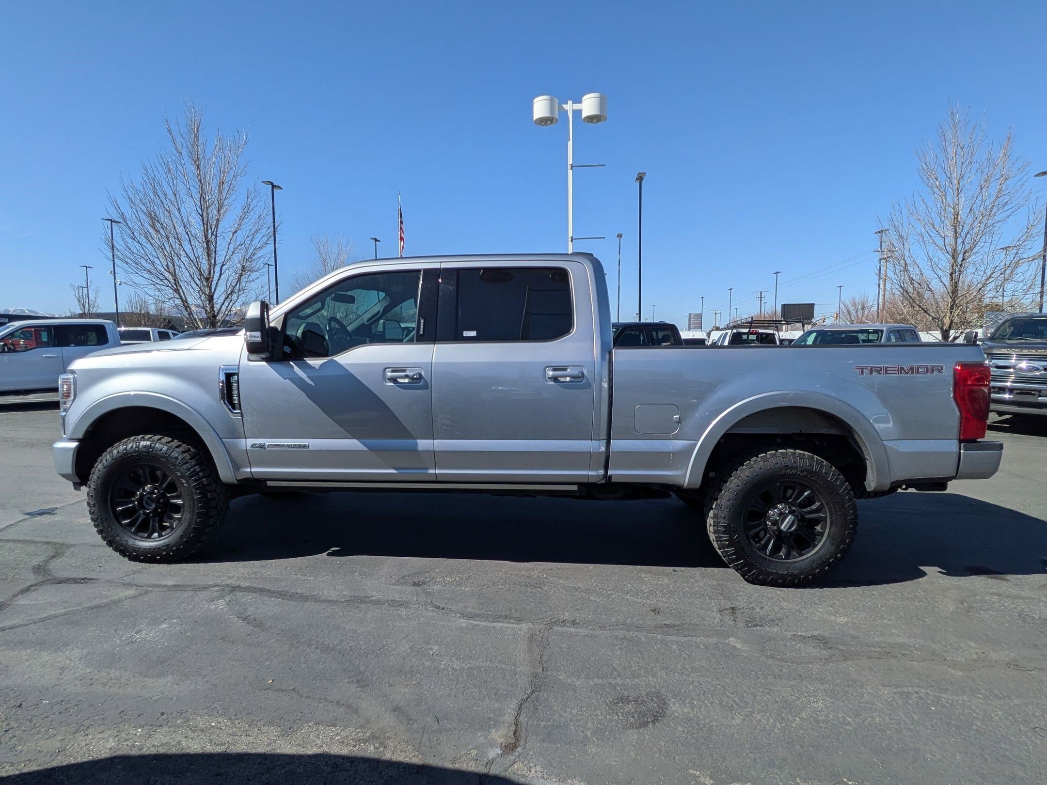 Certified 2022 Ford F350 Lariat w/ Tremor Off-Road Package image 9