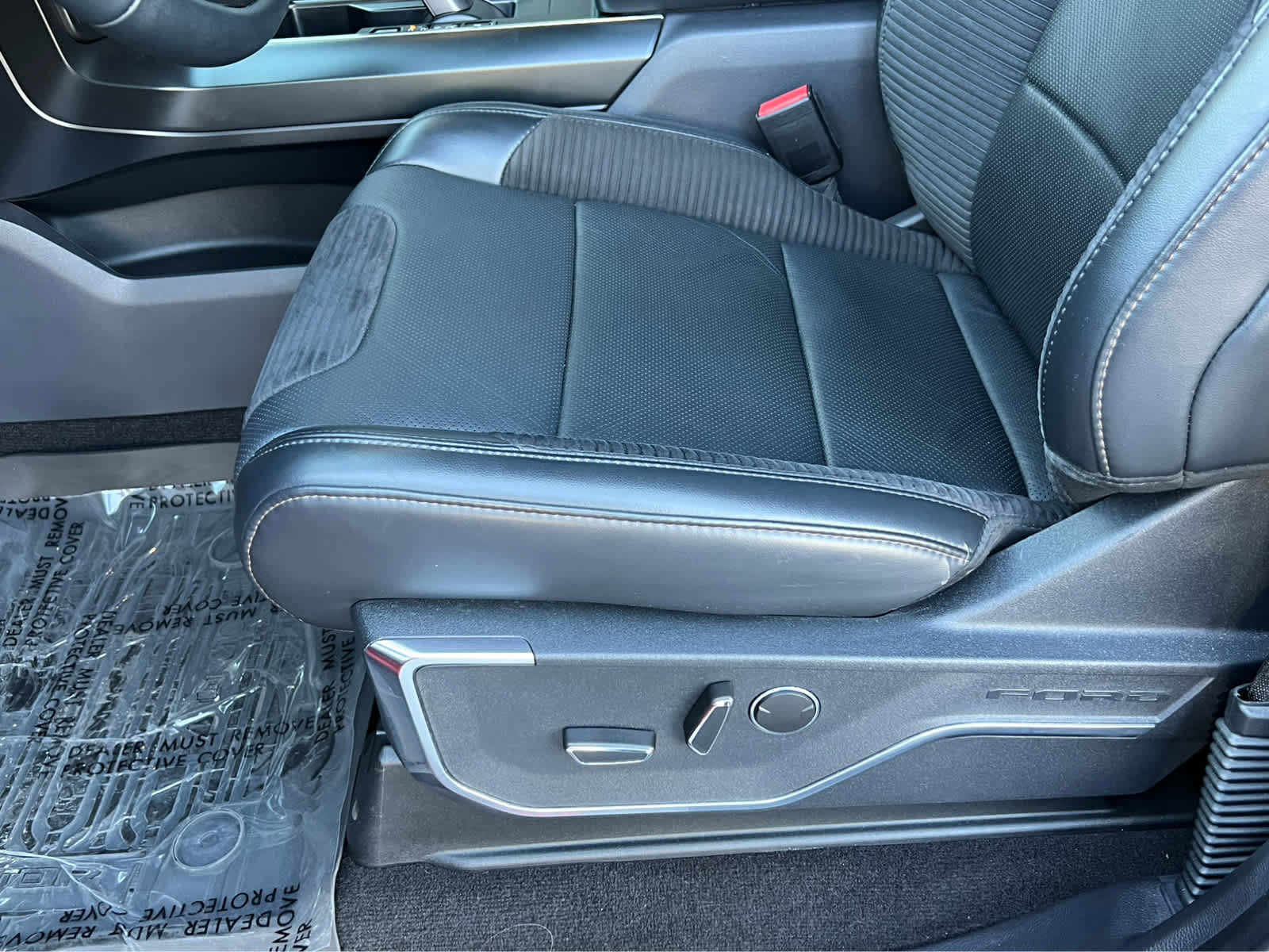 Certified 2022 Ford F150 Raptor w/ Equipment Group 801A High image 31