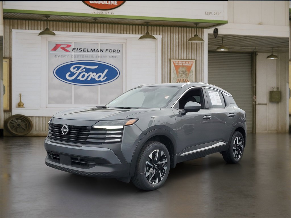 Used 2025 Nissan Kicks SV w/ SV Premium Package image 2