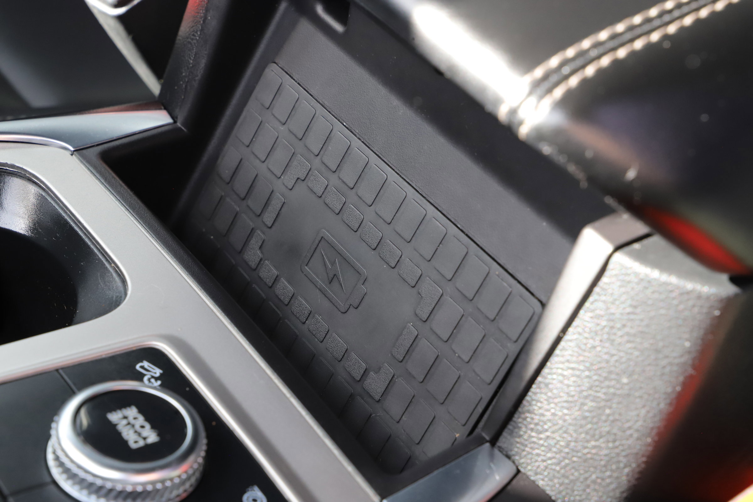 Certified 2023 Ford Explorer XLT w/ Equipment Group 202A image 29