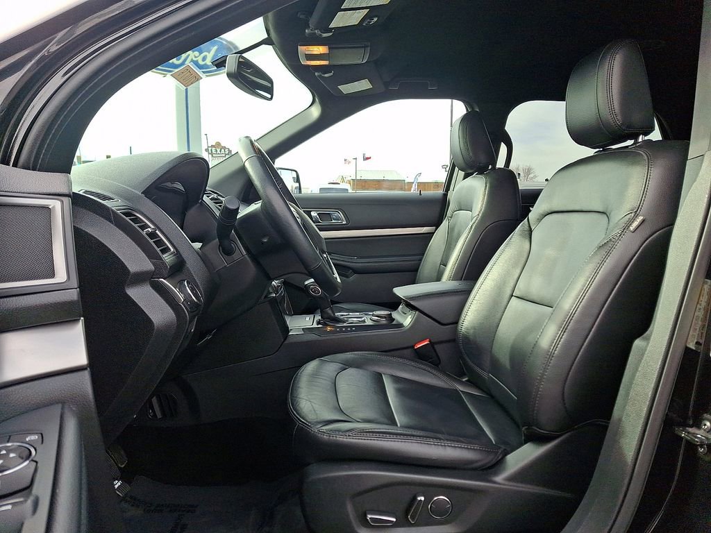 Certified 2018 Ford Explorer XLT w/ Equipment Group 202A image 15