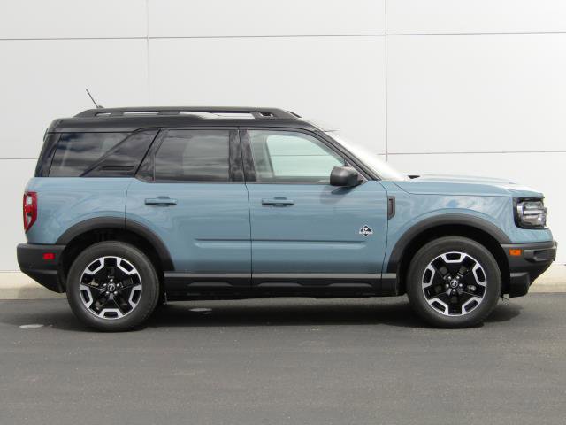 Certified 2023 Ford Bronco Sport Outer Banks w/ Tech Package AWD/4WD image 3