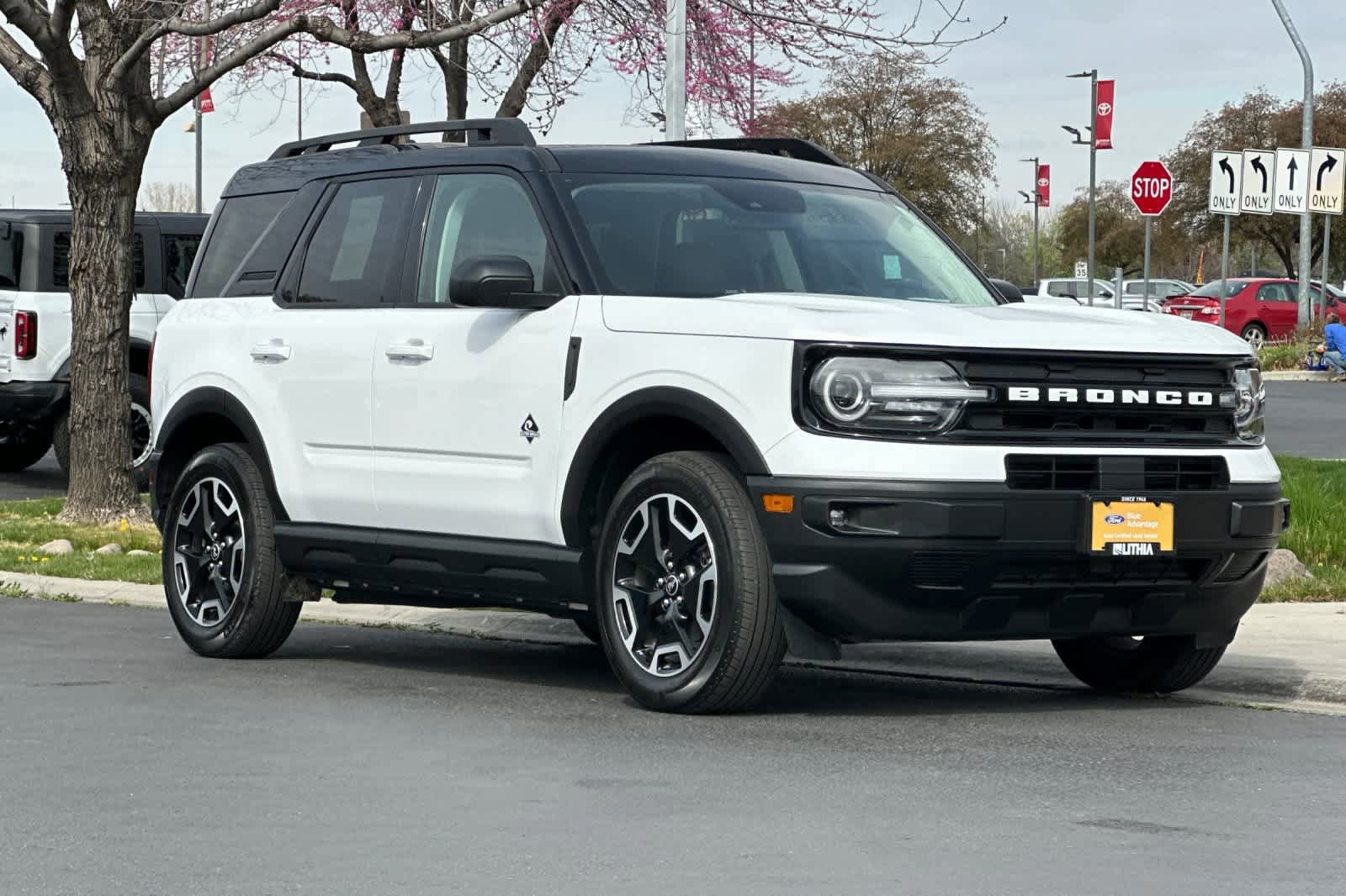Certified 2024 Ford Bronco Sport Outer Banks w/ Tech Package AWD/4WD image 7