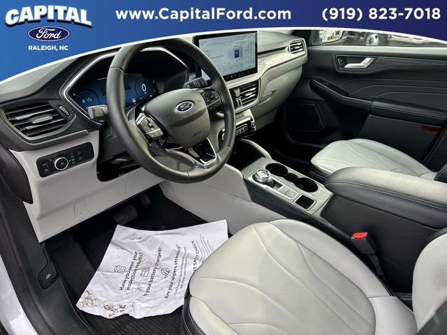 Certified 2025 Ford Escape Platinum w/ Premium Technology Package image 18